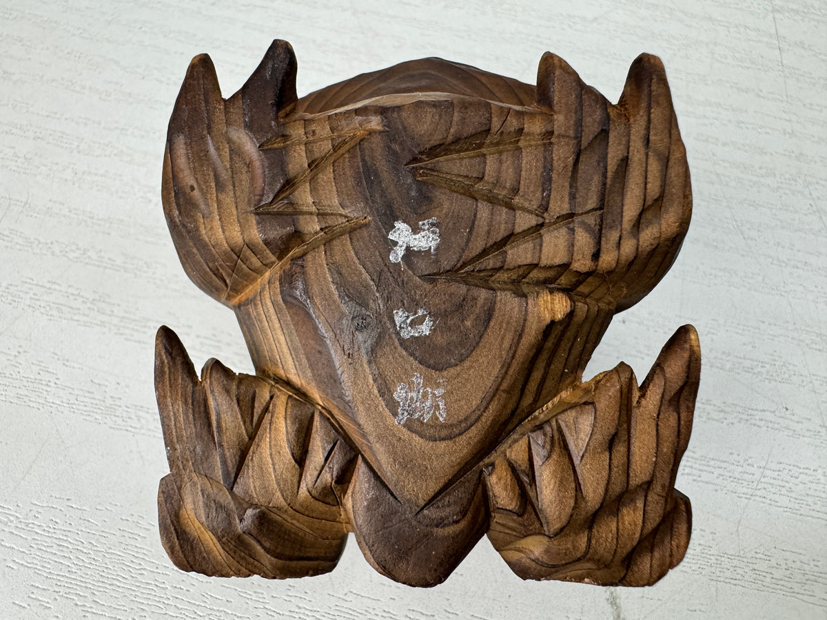 Y11101 OKIMONO wood carving 2 Frogs crystal eyes Japan antique interior ornament