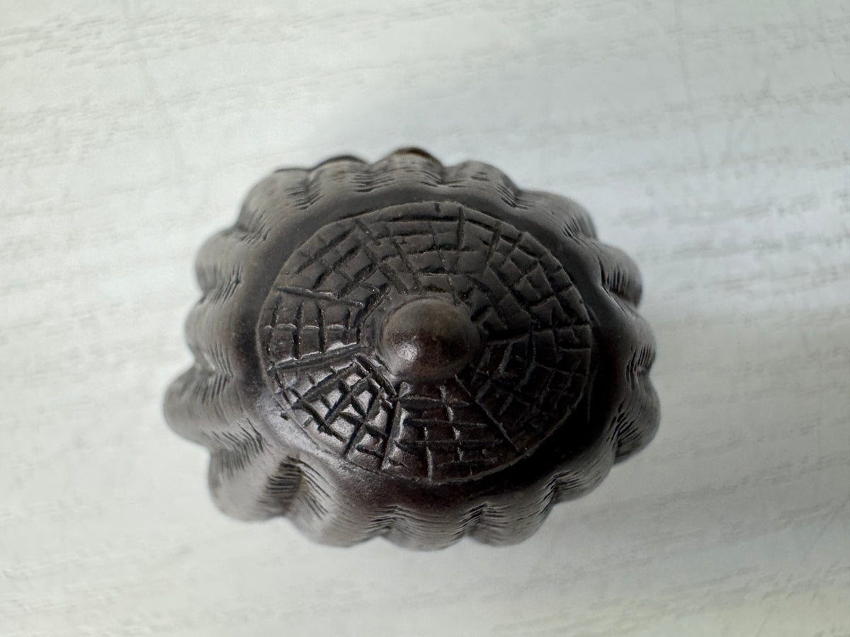 Y11147 NETSUKE wood carving Beehive Japan antique kimono accessory fashion