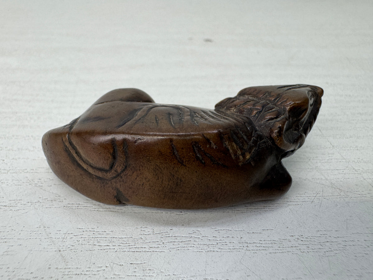Y11150 NETSUKE wood carving Cow Japan antique kimono accessory fashion trinket