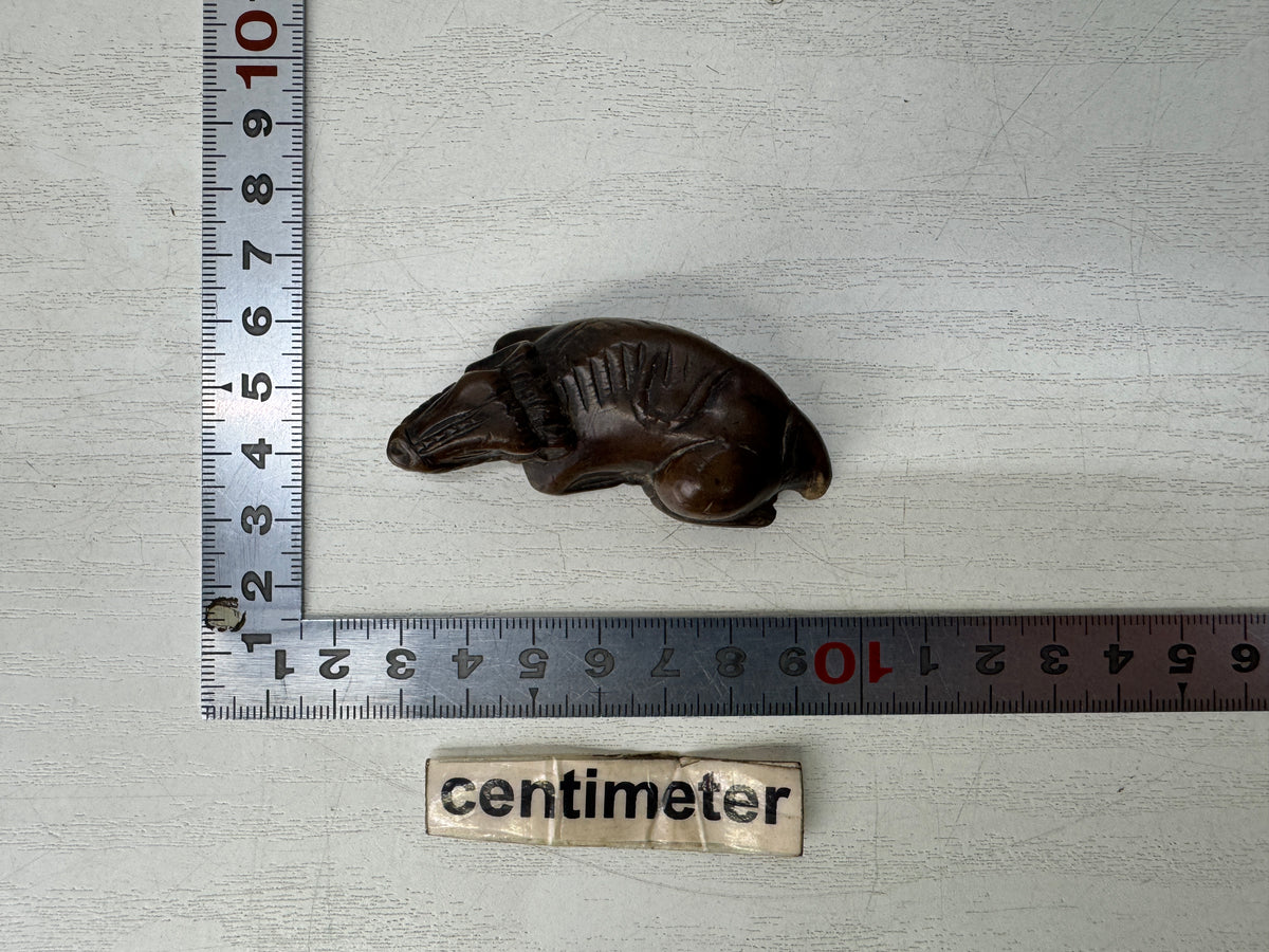 Y11150 NETSUKE wood carving Cow Japan antique kimono accessory fashion trinket