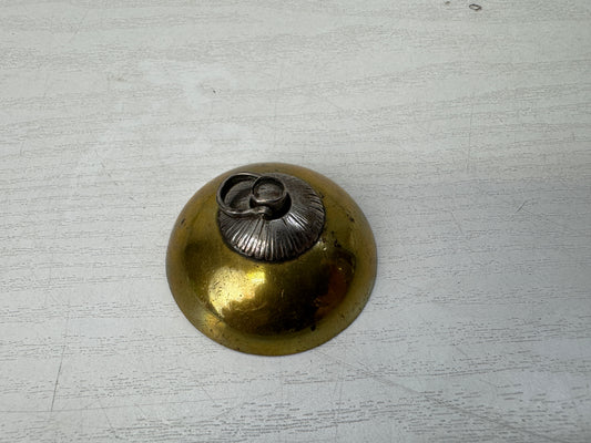 Y11154 NETSUKE Manju-style metal Sagemono Japan antique kimono accessory fashion