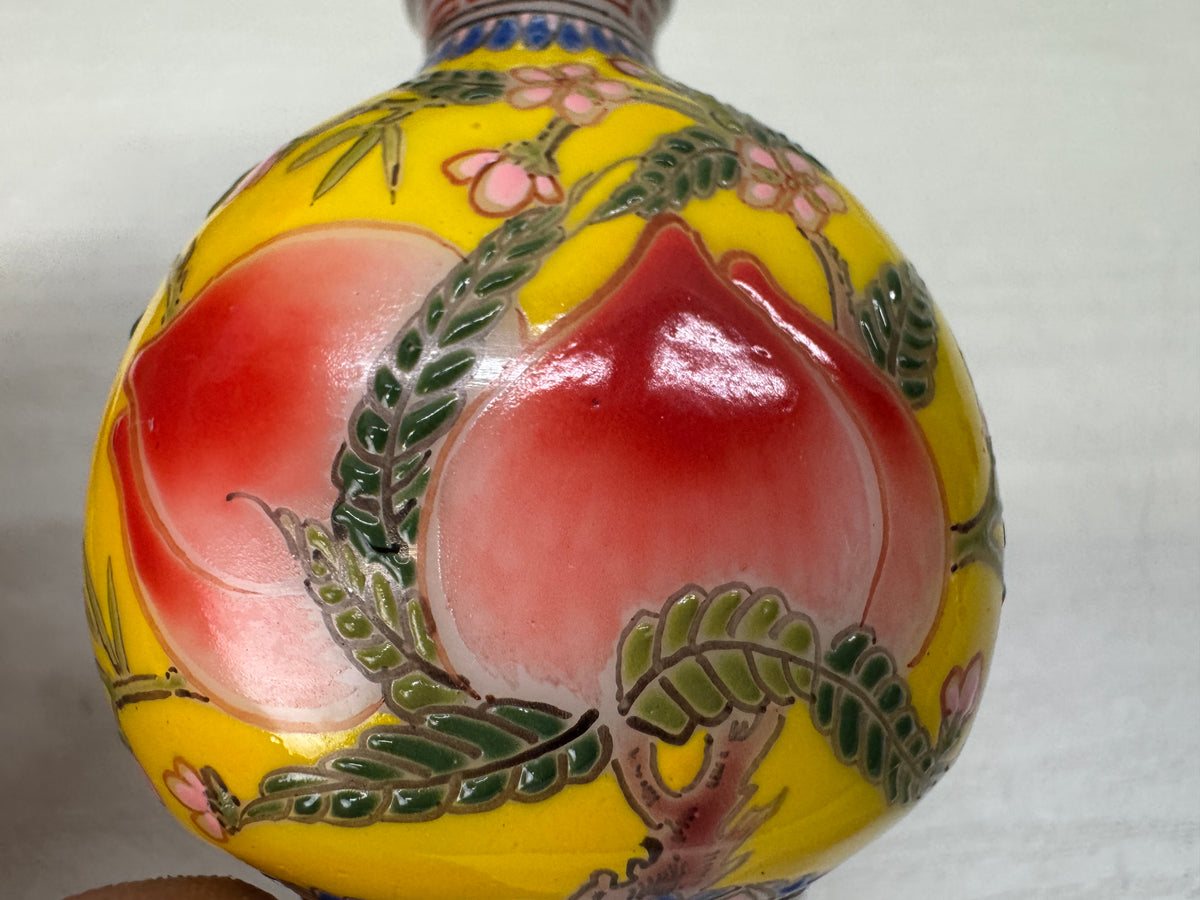 Y11167 VASE Snuff bottle Peach color picture  signed China antique tobacco case