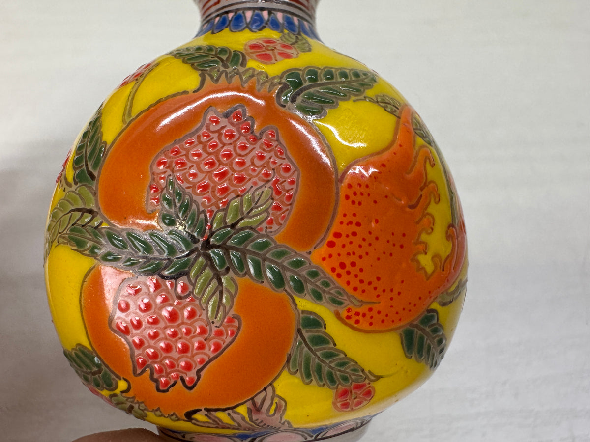 Y11167 VASE Snuff bottle Peach color picture  signed China antique tobacco case