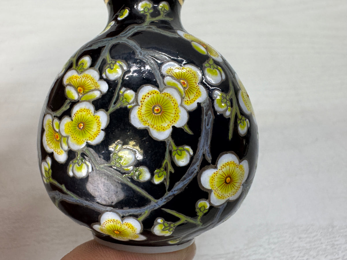 Y11168 VASE Snuff bottle Plum blossoms signed China antique tobacco container