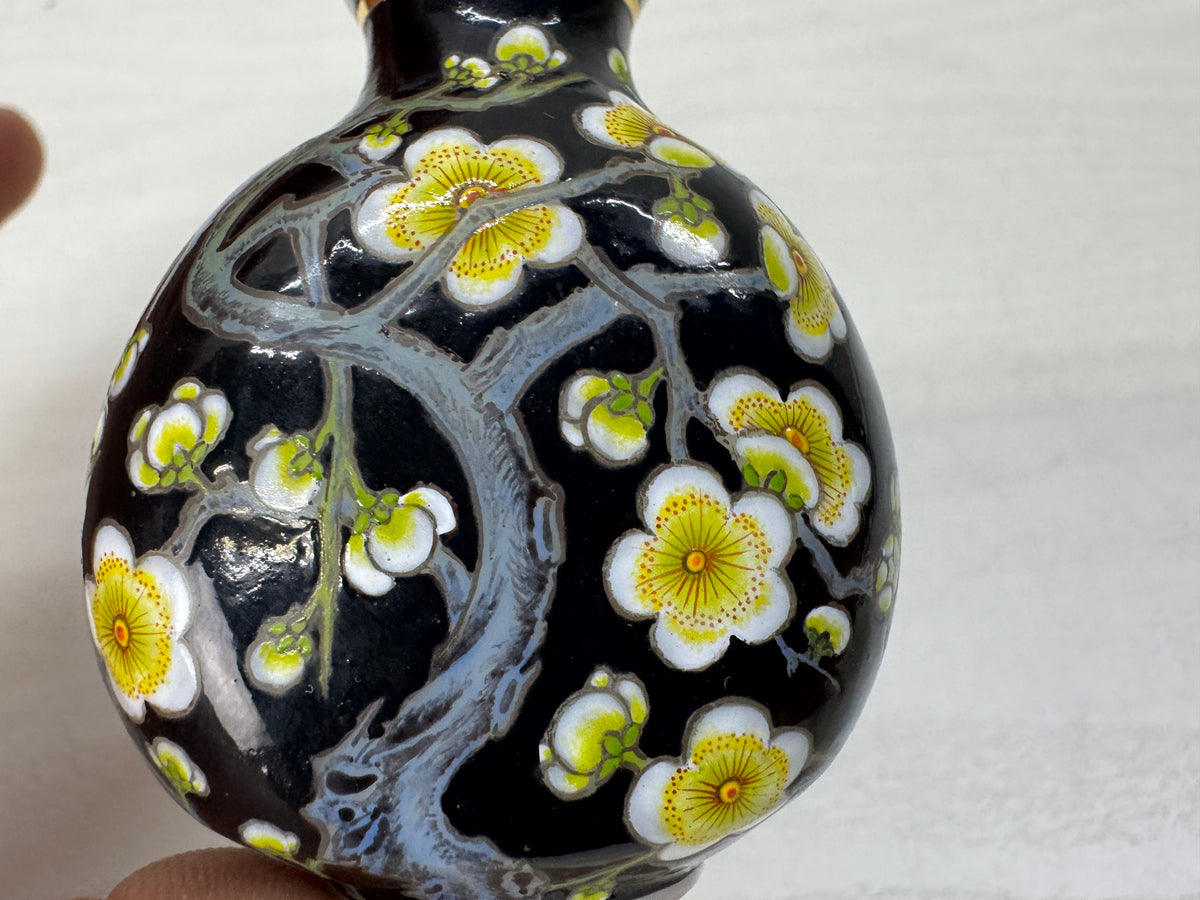 Y11168 VASE Snuff bottle Plum blossoms signed China antique tobacco container