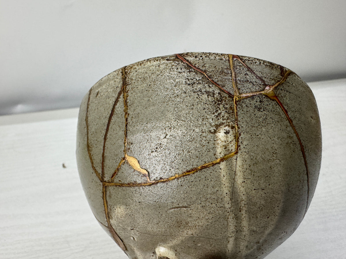 Y11220 CHAWAN Asahi-ware kintsugi bowl signed Japan antique tea ceremony pottery