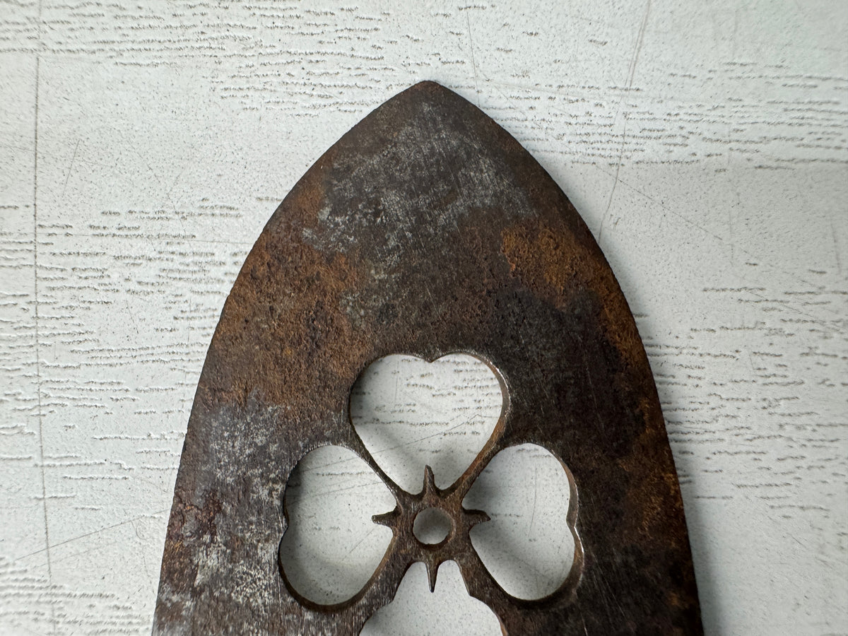 Y11228 YAJIRI Iron Arrowhead Cherry blossom openwork signed Japan antique weapon