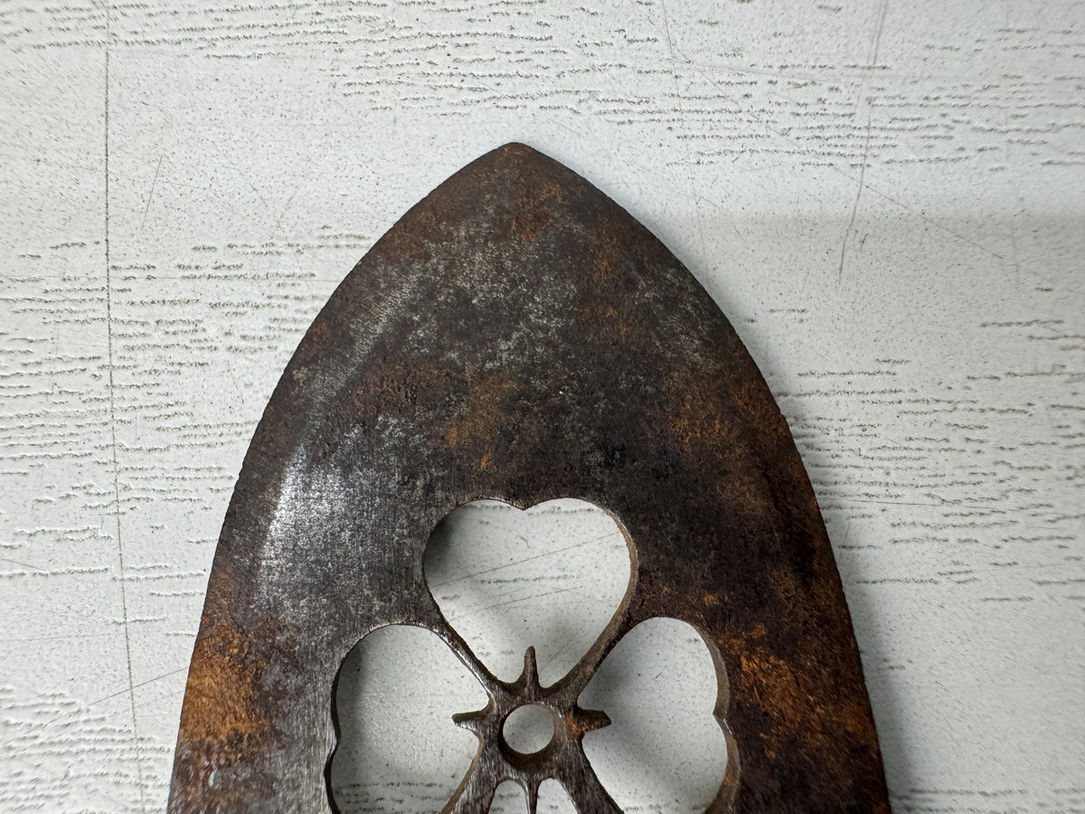 Y11228 YAJIRI Iron Arrowhead Cherry blossom openwork signed Japan antique weapon