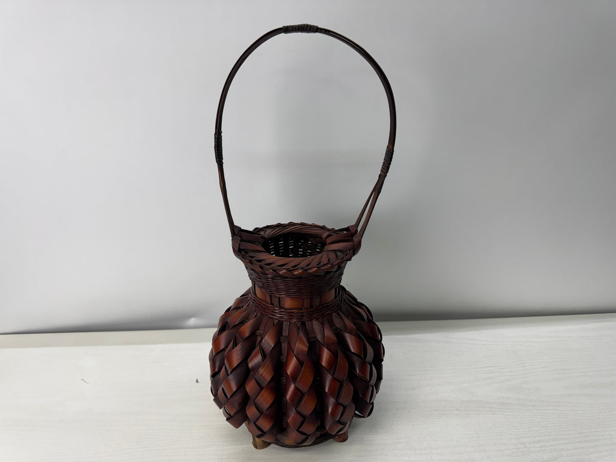 Y11233 Bamboo Woven Basket Flower vase ikebana floral arrangement Japan antique