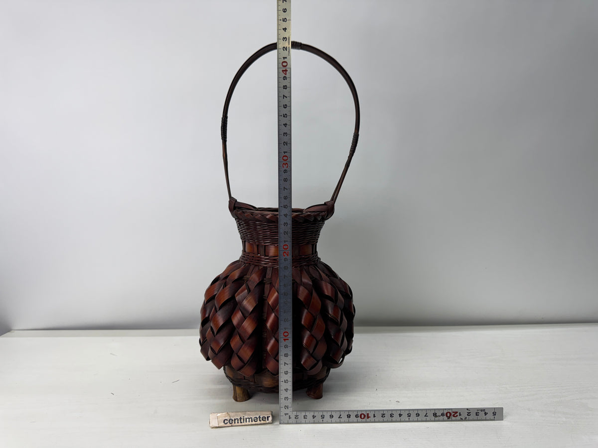 Y11233 Bamboo Woven Basket Flower vase ikebana floral arrangement Japan antique