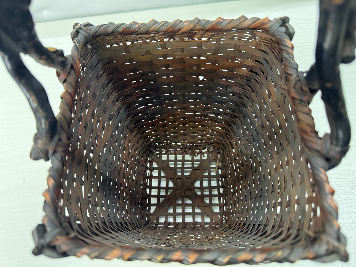 Y11234 Bamboo Woven Basket Flower vase ikebana floral arrangement Japan antique