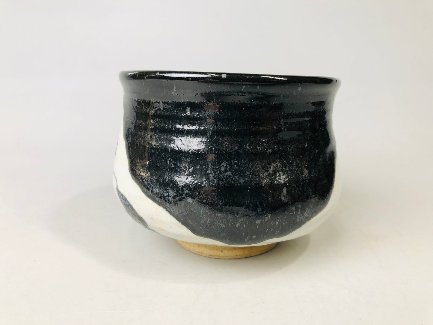 Y7159 CHAWAN Oribe-ware black bowl signed box crane Japan antique tea ceremony