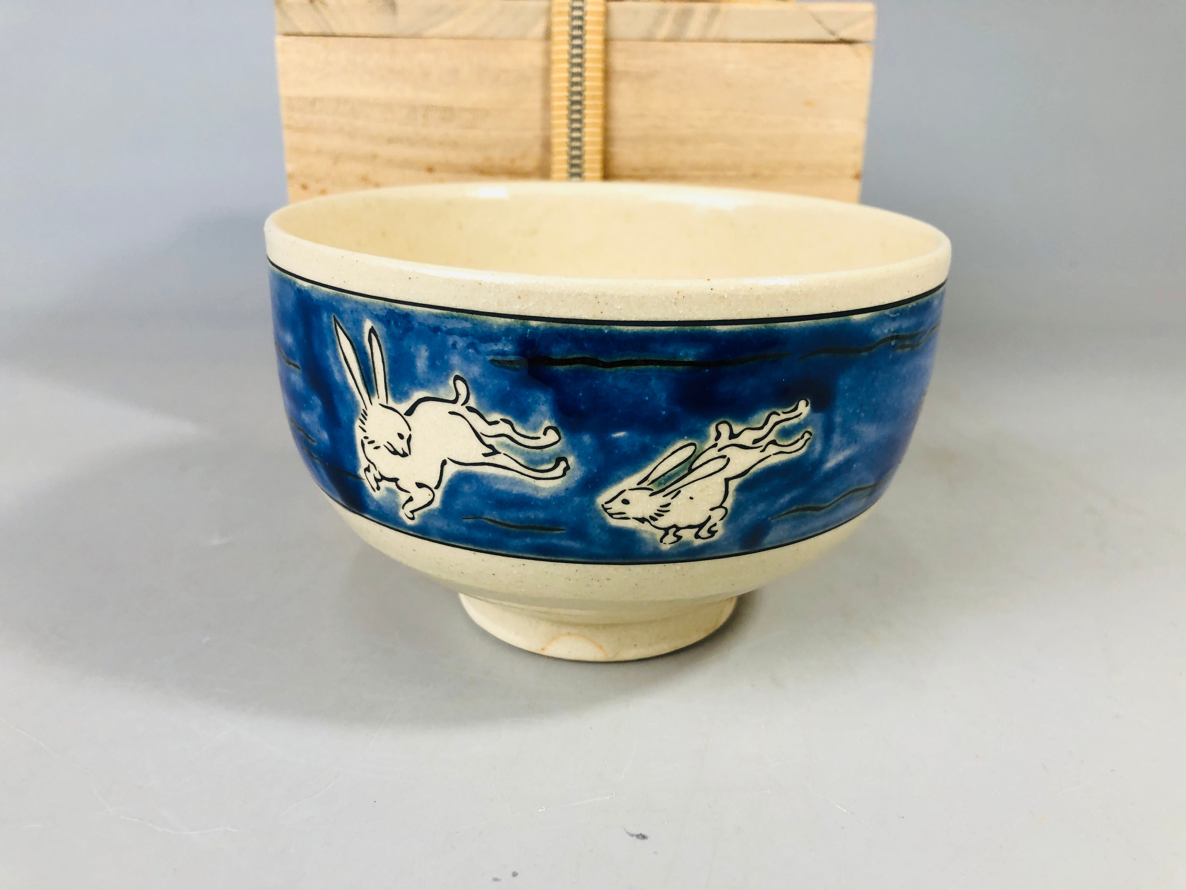 Y7179 CHAWAN Mino-ware bowl signed box rabbit moon Japan antique tea c ...