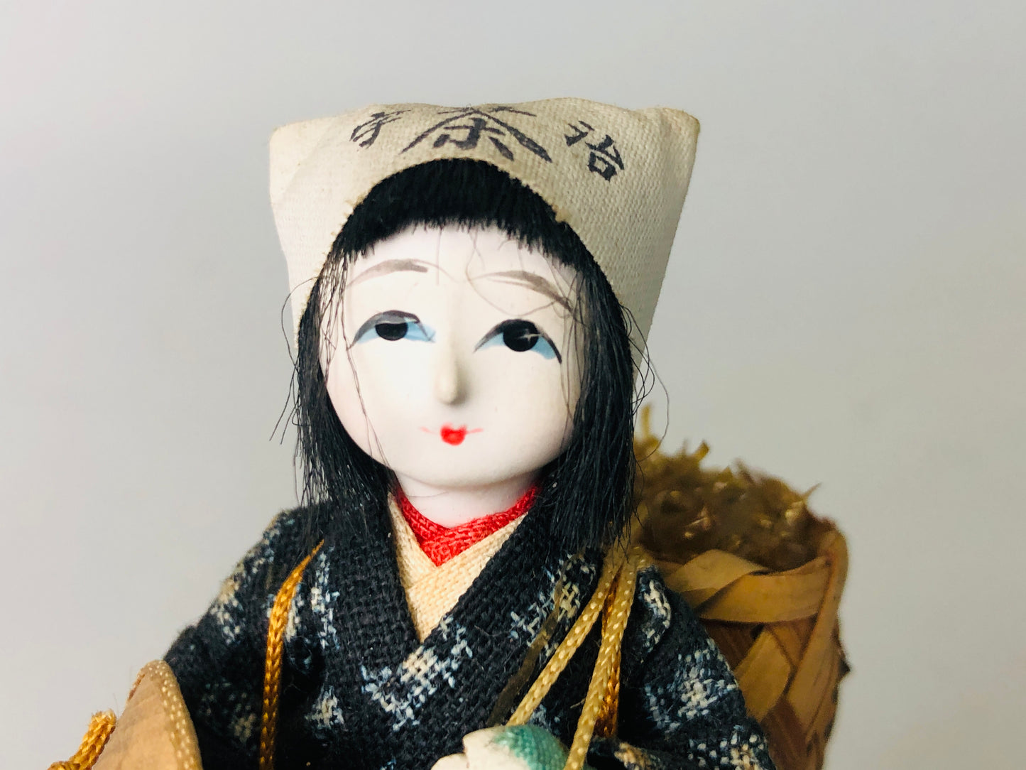 Y7203 NINGYO Japanese doll tea picking girl figurine Japan antique interior