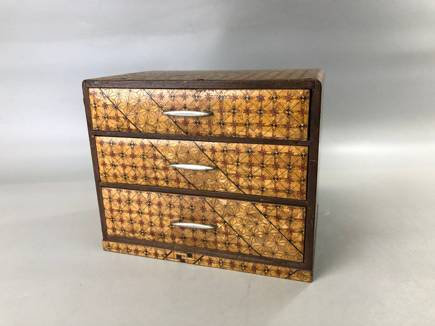 Y7381 TANSU 3-tiered Chest of Drawers Hakone woodwork marquetry Japan antique