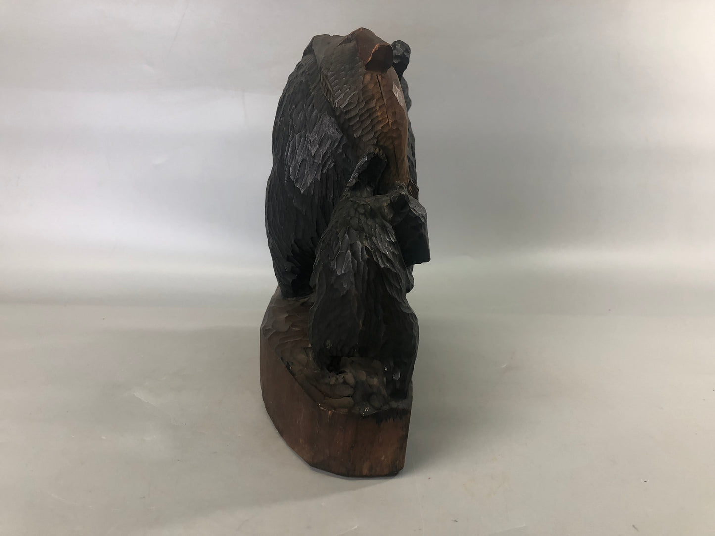 Y7419 OKIMONO wood carving Bear cub figurine Japan antique interior figure