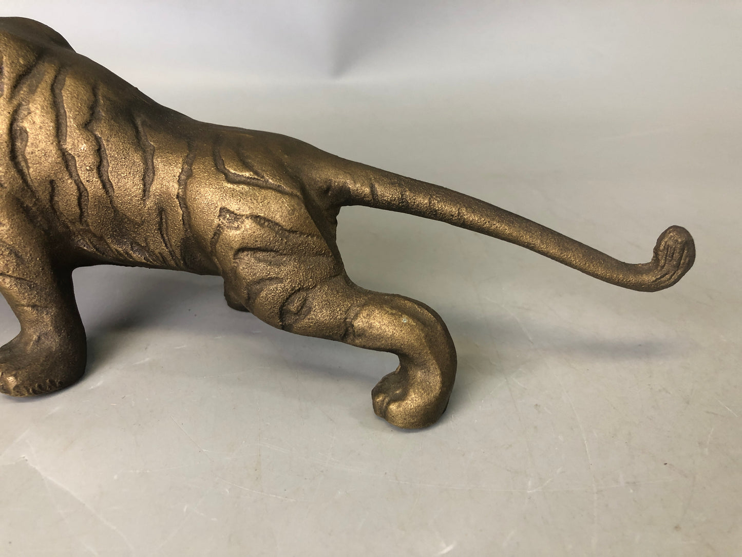 Y7436 OKIMONO metal Tiger figurine figure Japan antique interior decoration