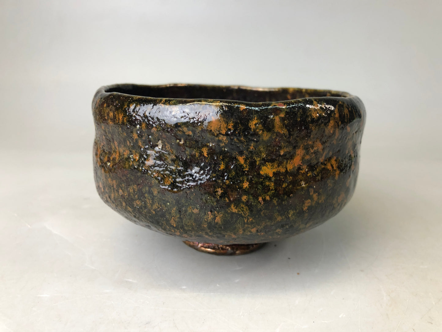 Y7485 CHAWAN Raku-ware bowl signed Japan antique tea ceremony pottery teacup