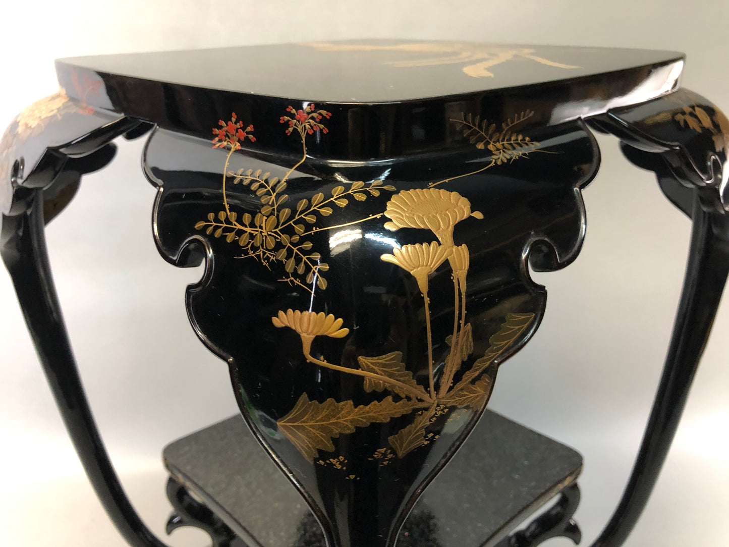 Y7513 FLOWER STAND Makie Mother-of-pearl Raden box Japan antique ikebana table