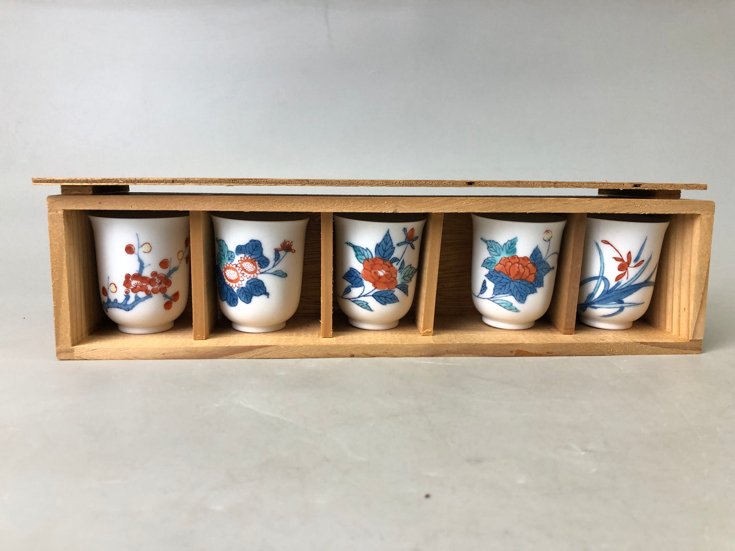 Y7532 CHAWAN Nabeshima-ware sake cup guinomi set of 5 signed box Japan antique