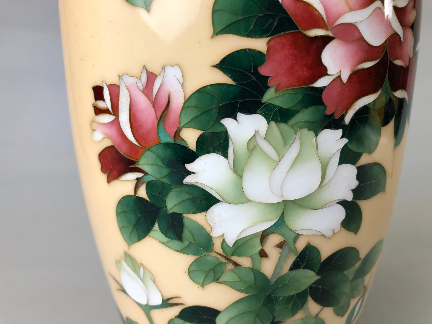 Y7533 FLOWER VASE Cloisonne floral pattern signed Japan ikebana arrangement