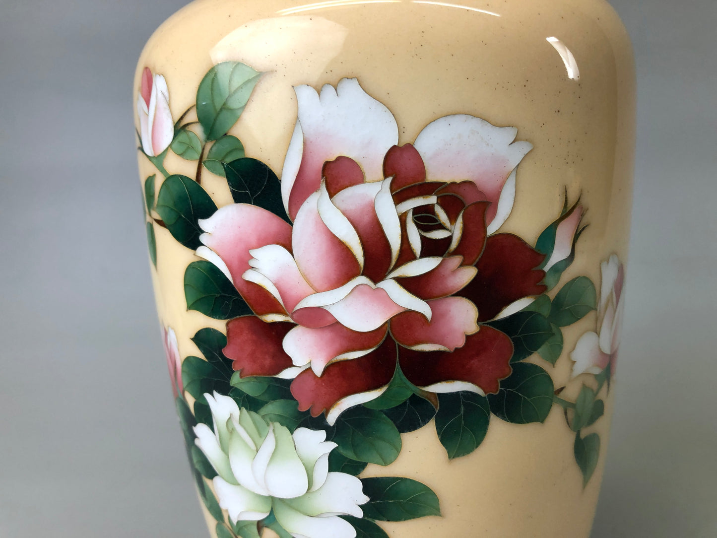 Y7533 FLOWER VASE Cloisonne floral pattern signed Japan ikebana arrangement