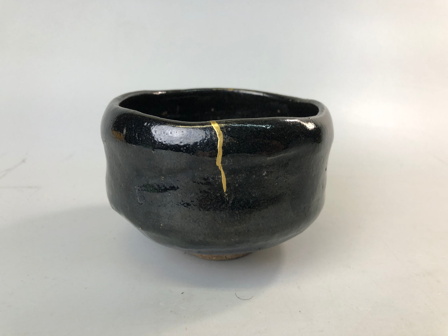 Y7588 CHAWAN Raku-ware black bowl kintsugi signed Japan antique tea ceremony cup