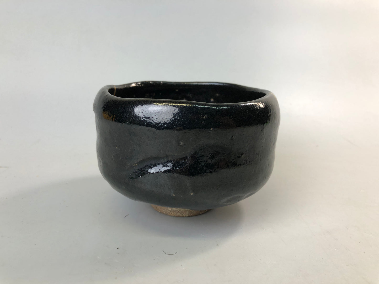 Y7588 CHAWAN Raku-ware black bowl kintsugi signed Japan antique tea ceremony cup