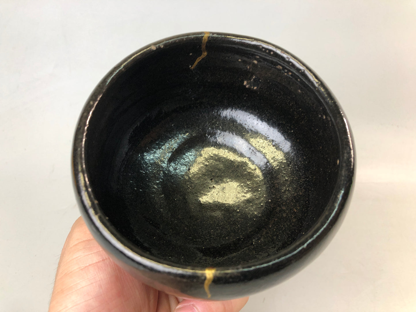 Y7588 CHAWAN Raku-ware black bowl kintsugi signed Japan antique tea ceremony cup