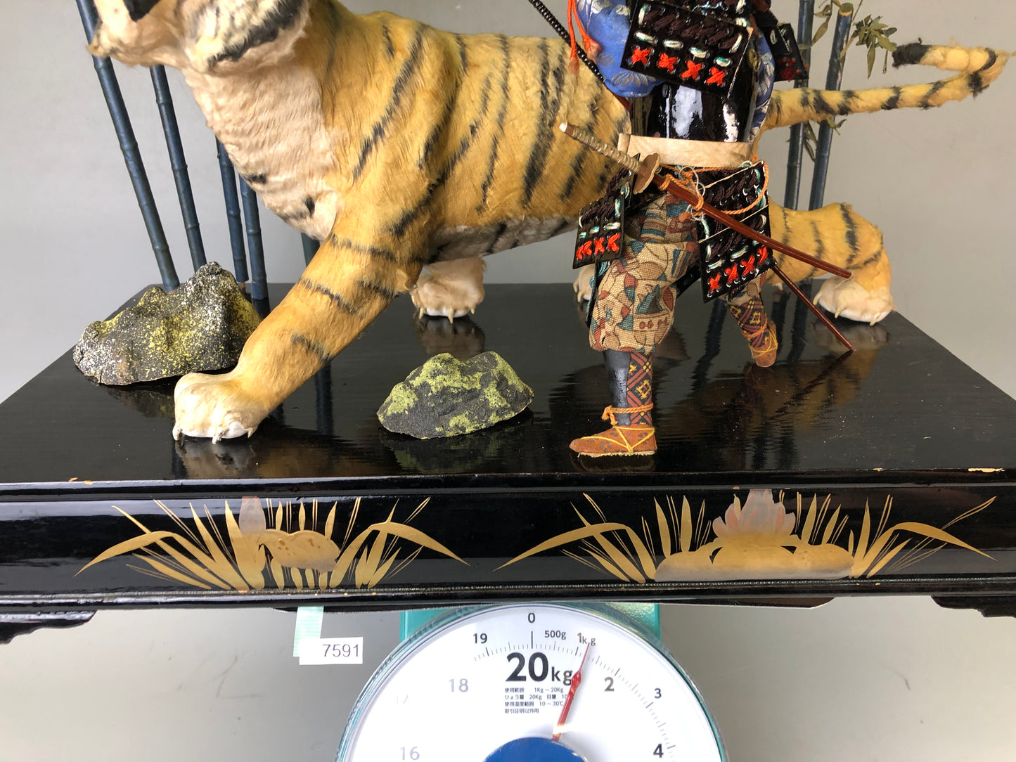 Y7591 NINGYO Japanese warrior doll Tiger Samurai Japan antique figure interior