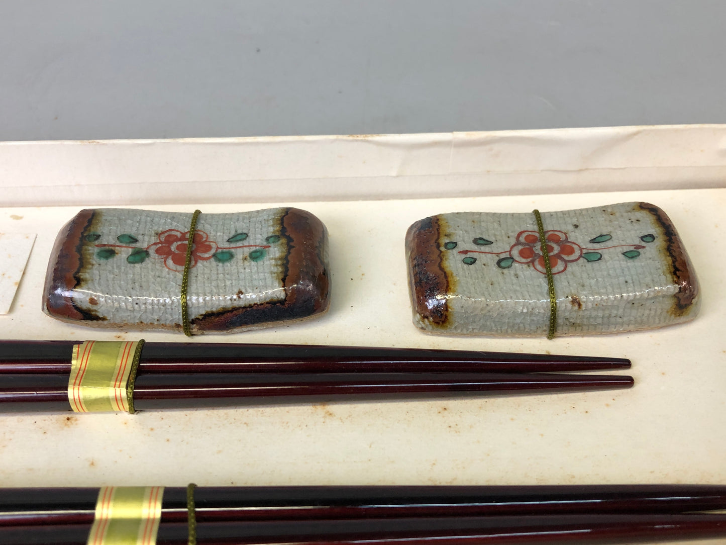 Y7598 HASHI Shunkei Lacquer Chopsticks Shizukusa-ware rest box Japan antique