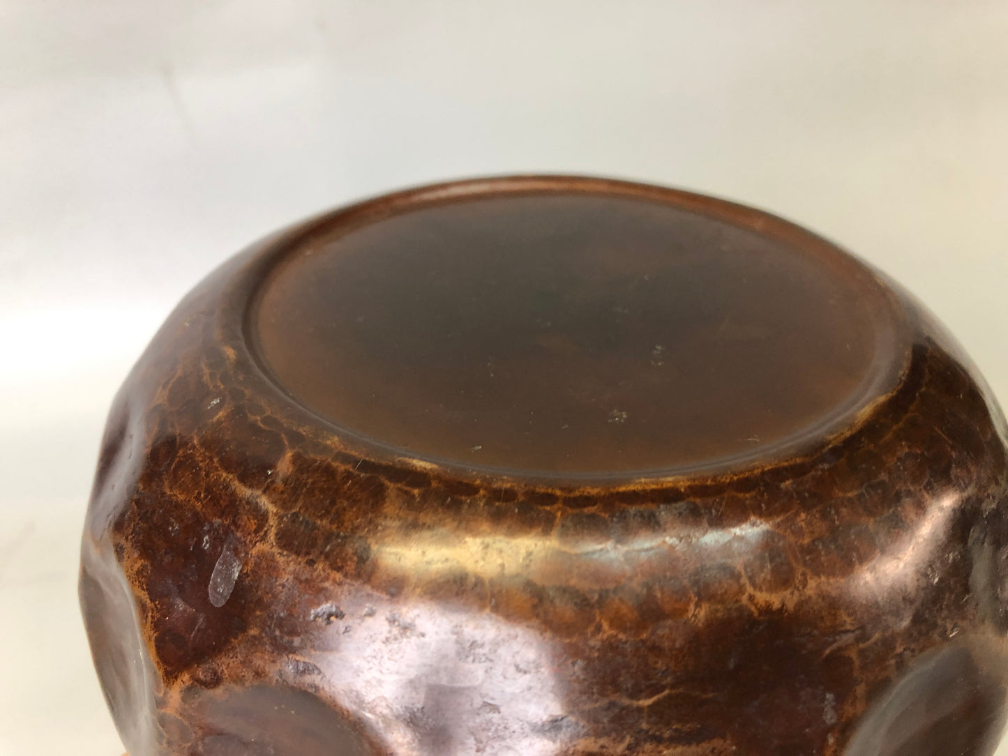 Y7612 KENSUI copper waterr pot gold lacquer hammered Japan antique tea ceremony