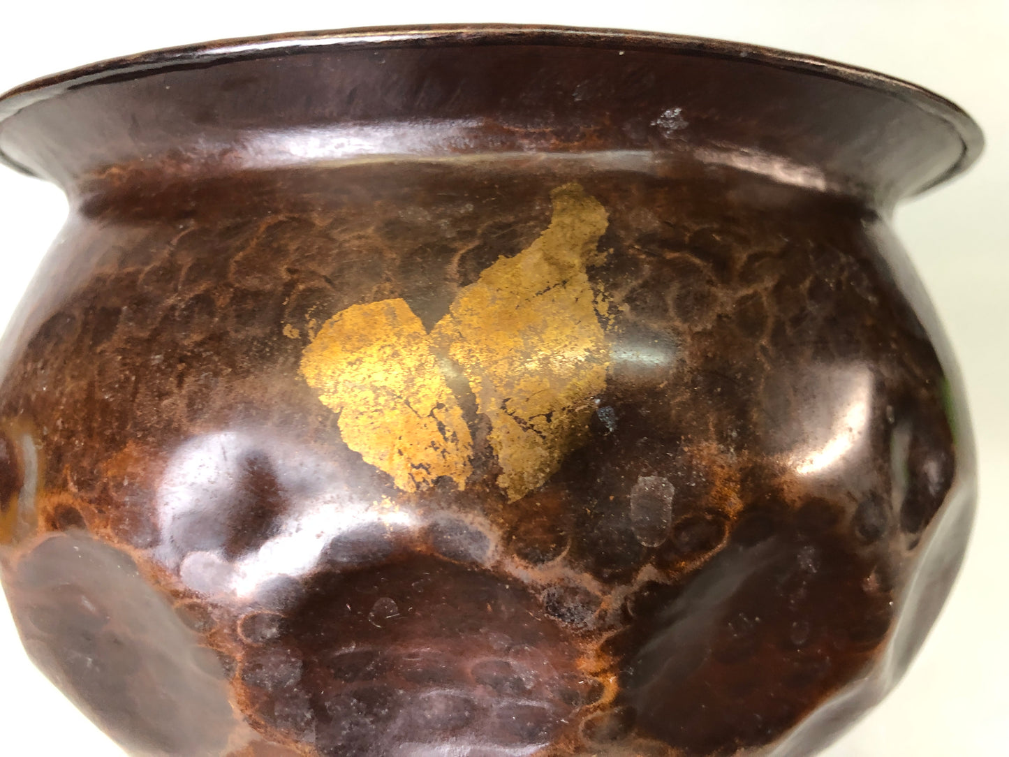 Y7612 KENSUI copper waterr pot gold lacquer hammered Japan antique tea ceremony