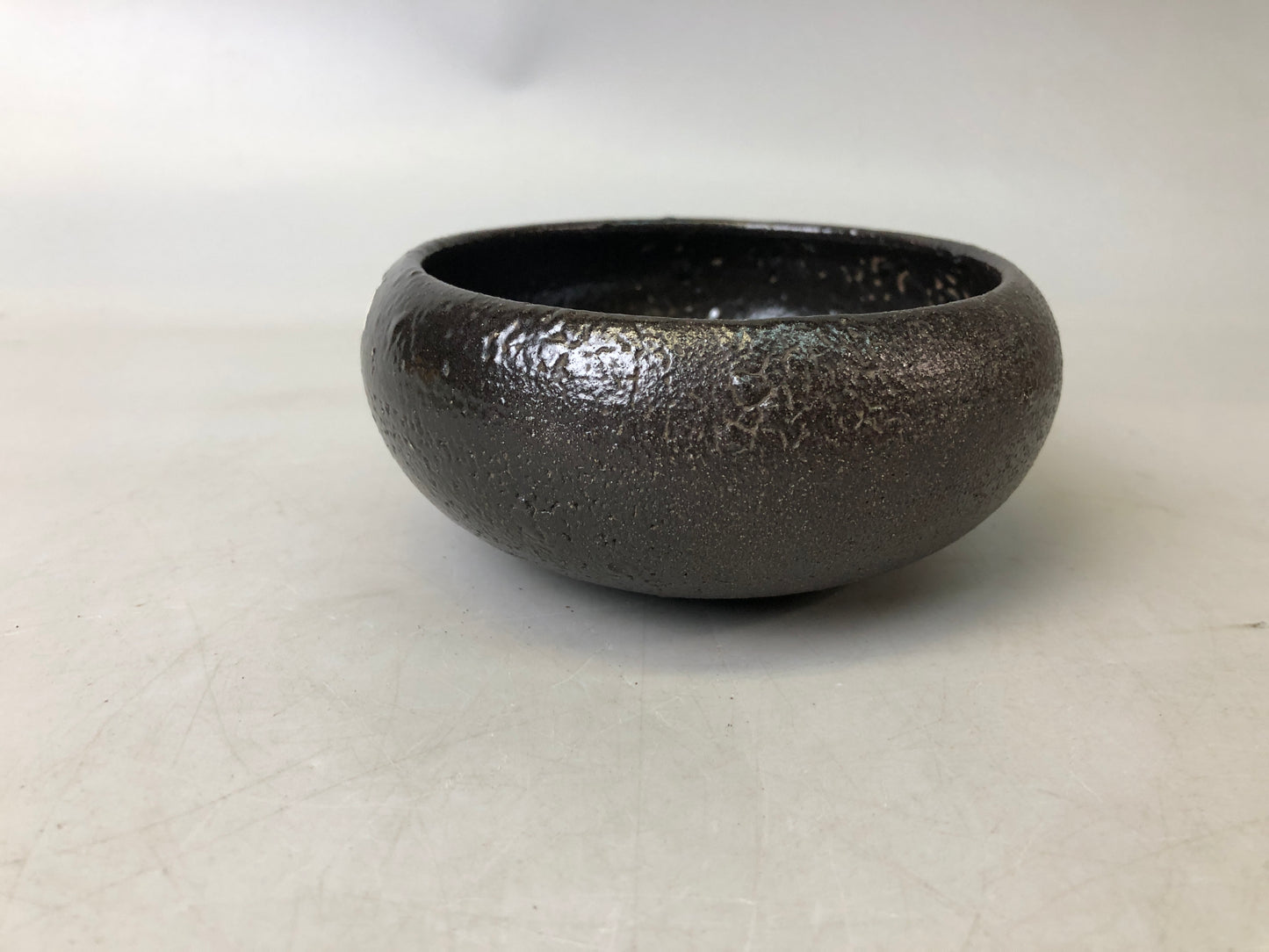 Y7620 CHAWAN Raku-ware deformed bowl box Japan antique tea ceremony pottery