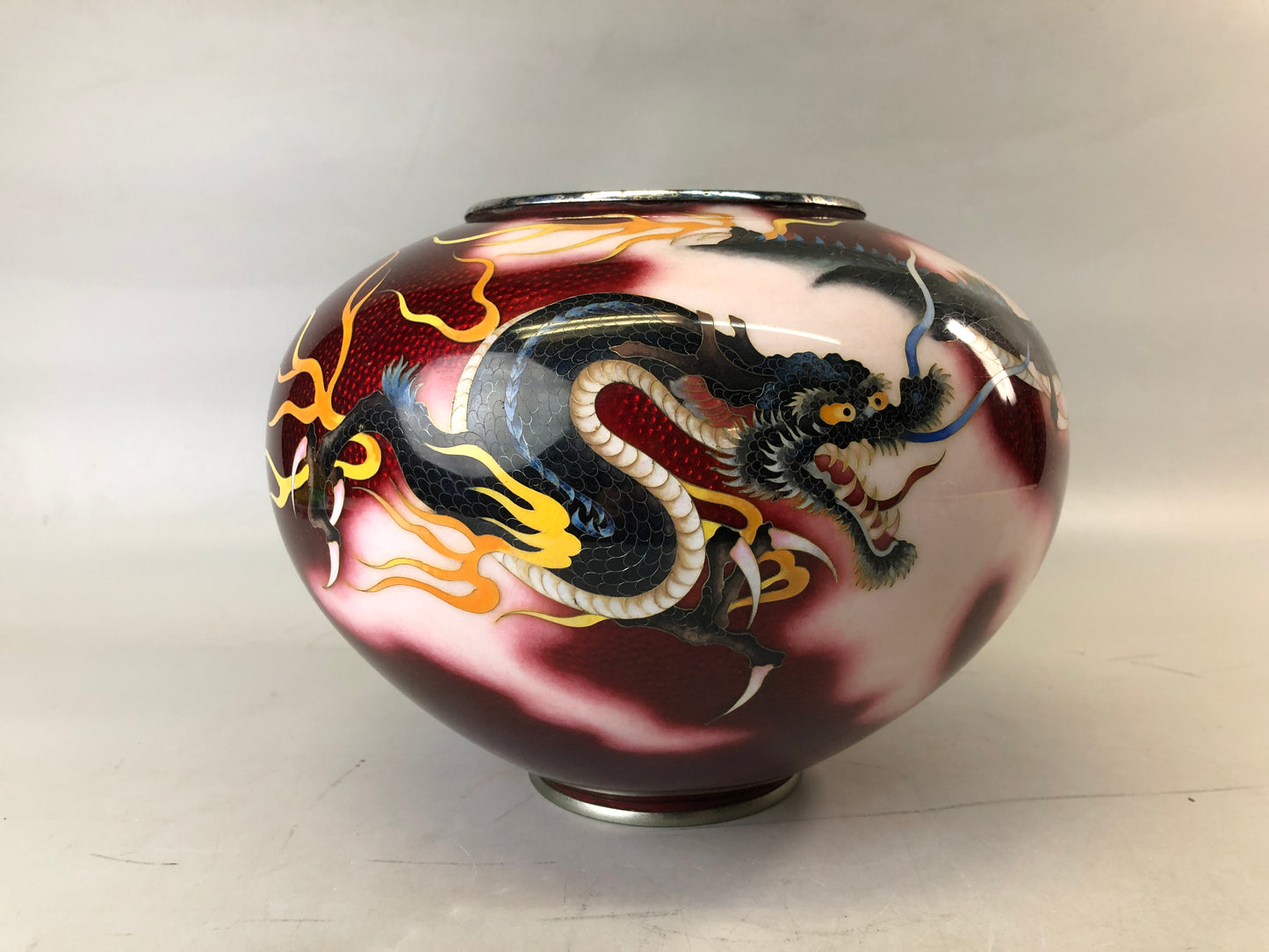 Y7671 FLOWER VASE Cloisonne red signed box unryu cloud dragon Japan ikebana