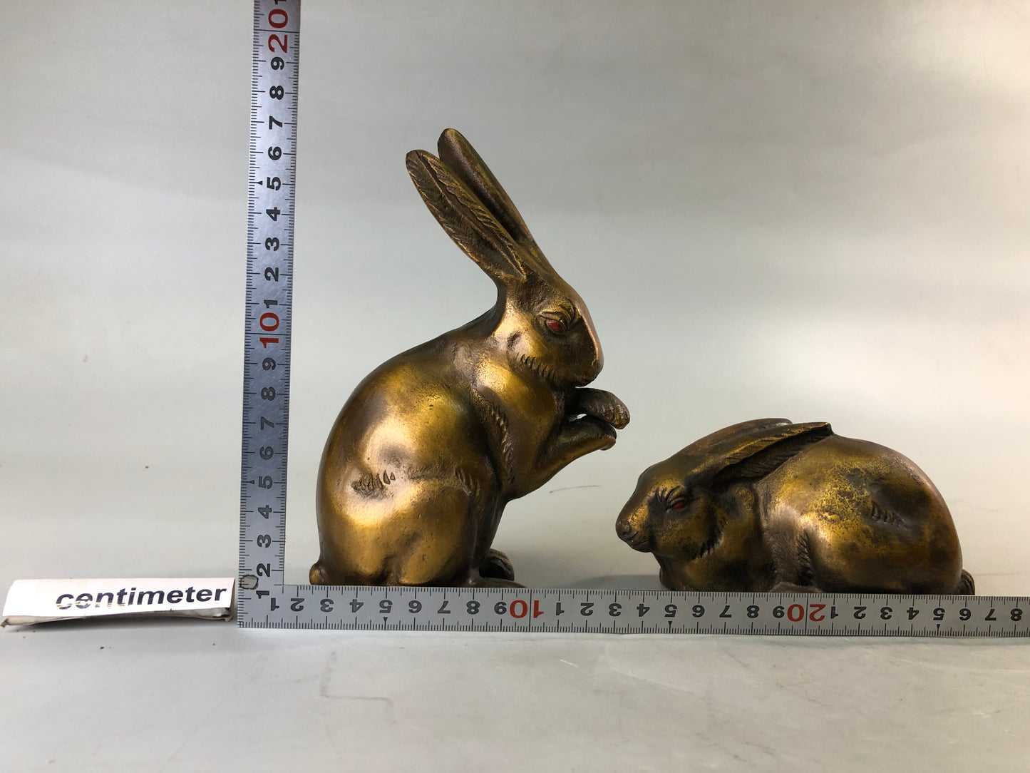 Y7681 OKIMONO metal Rabbit figure figurine hare Japan antique decor interior