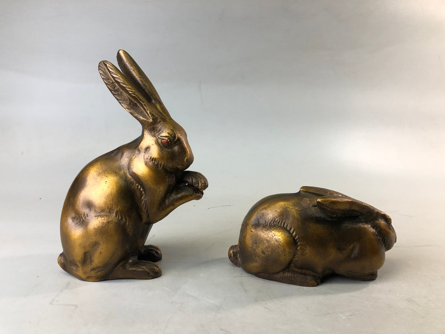 Y7681 OKIMONO metal Rabbit figure figurine hare Japan antique decor interior