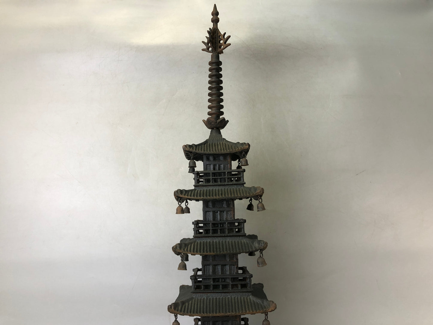 Y7688 OKIMONO Iron 5-story pagoda height 79cm Japan antique decor interior