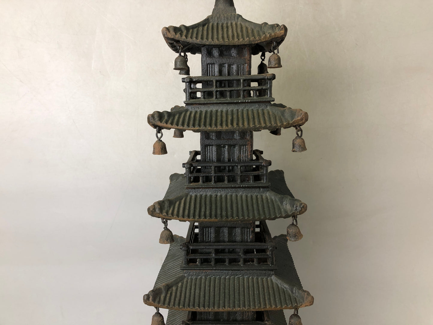 Y7688 OKIMONO Iron 5-story pagoda height 79cm Japan antique decor interior