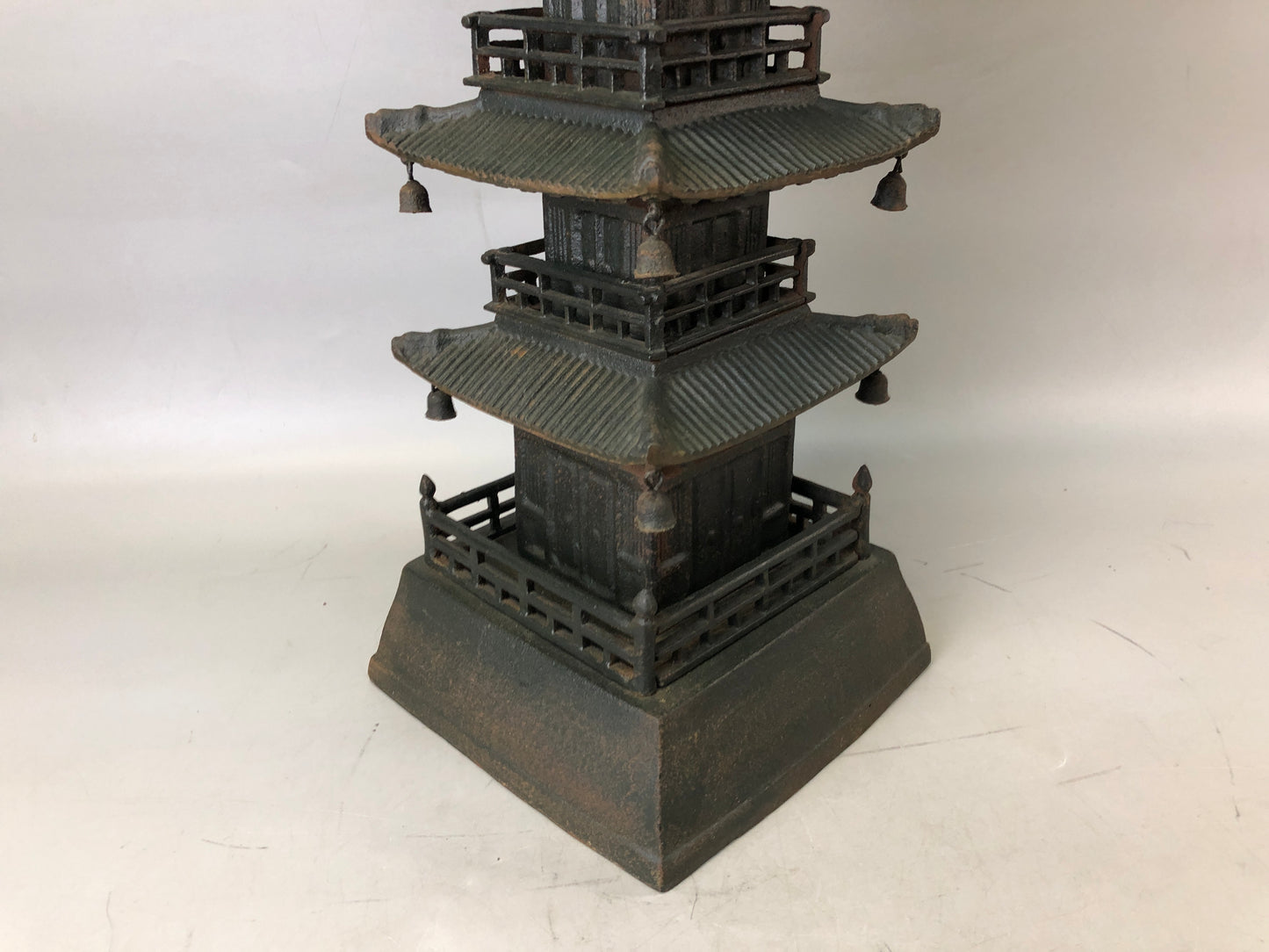 Y7688 OKIMONO Iron 5-story pagoda height 79cm Japan antique decor interior