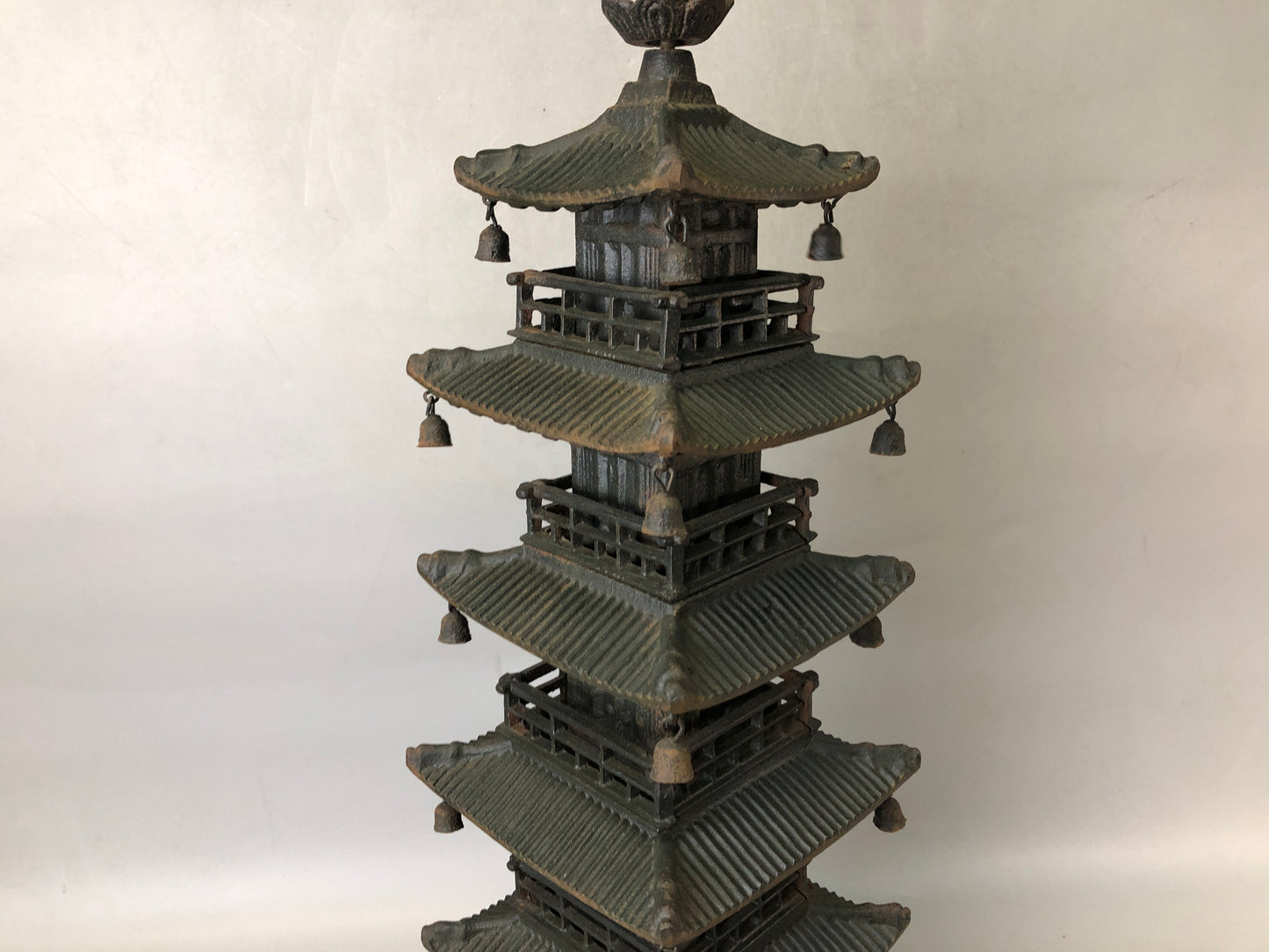 Y7688 OKIMONO Iron 5-story pagoda height 79cm Japan antique decor interior