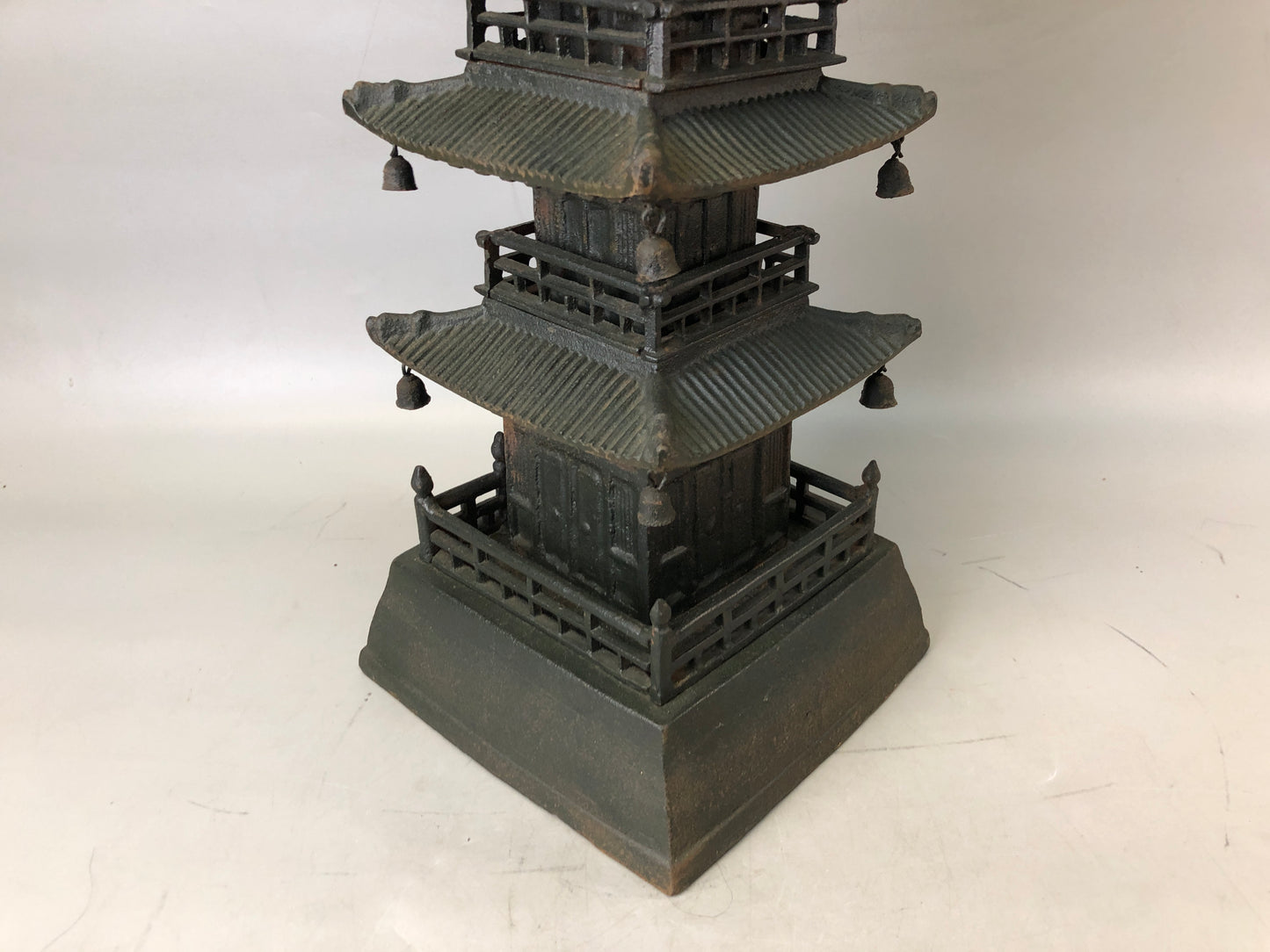 Y7688 OKIMONO Iron 5-story pagoda height 79cm Japan antique decor interior