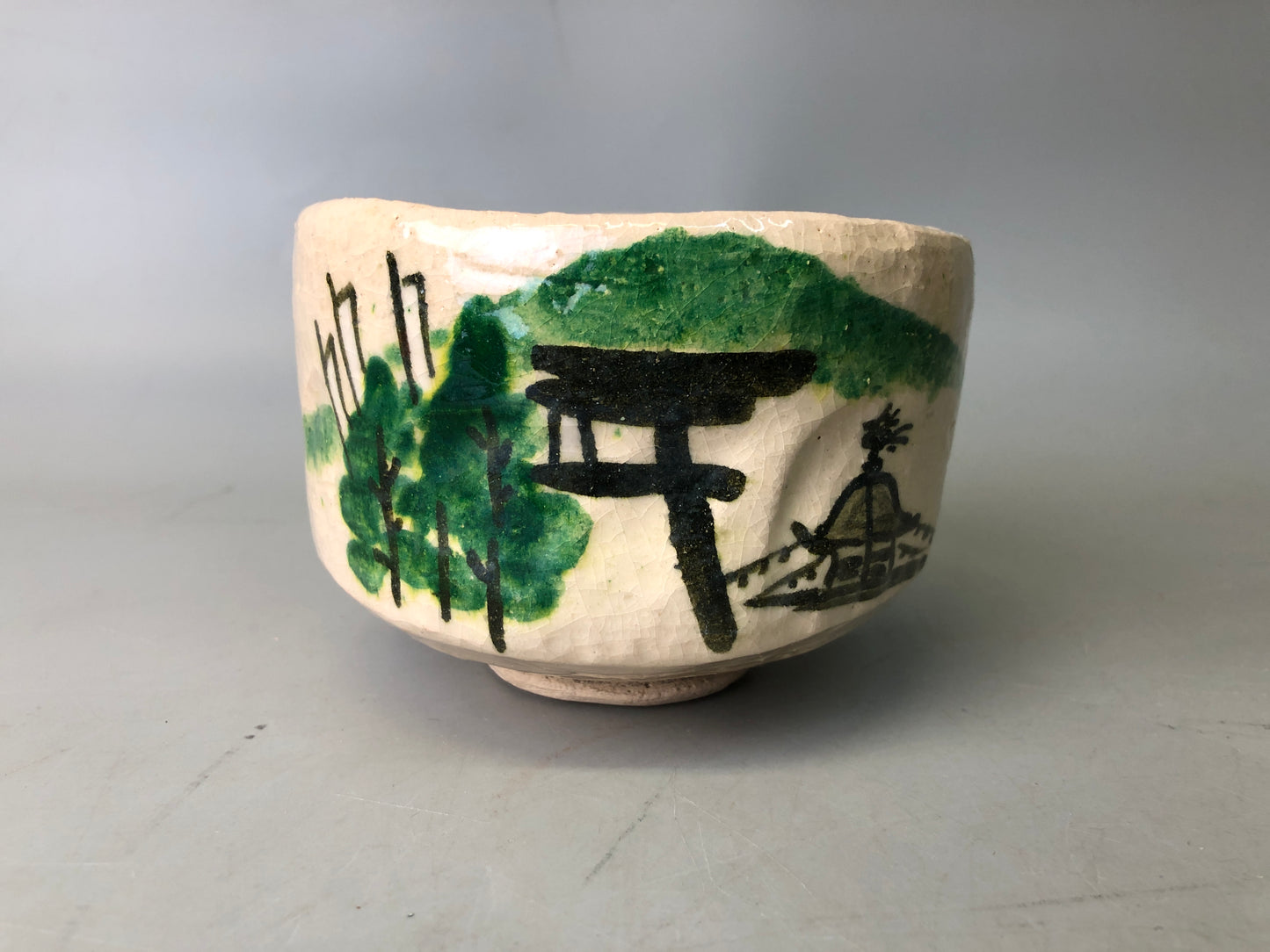 Y7725 CHAWAN Raku-ware bowl signed torii gate Japan antique tea ceremony pottery