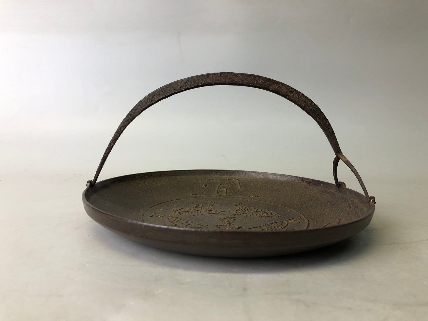 Y7754 DISH Iron plate handle signed box Japan antique tableware kitchen food