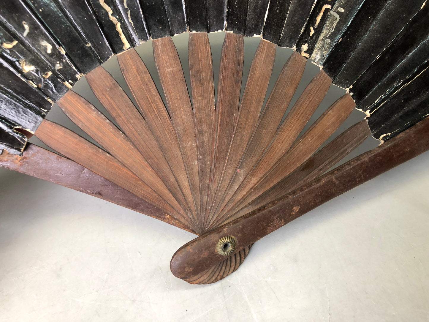 Y7828 TESSEN Iron Folding Fan Samurai hidden arms Hinomaru Japan antique vintage