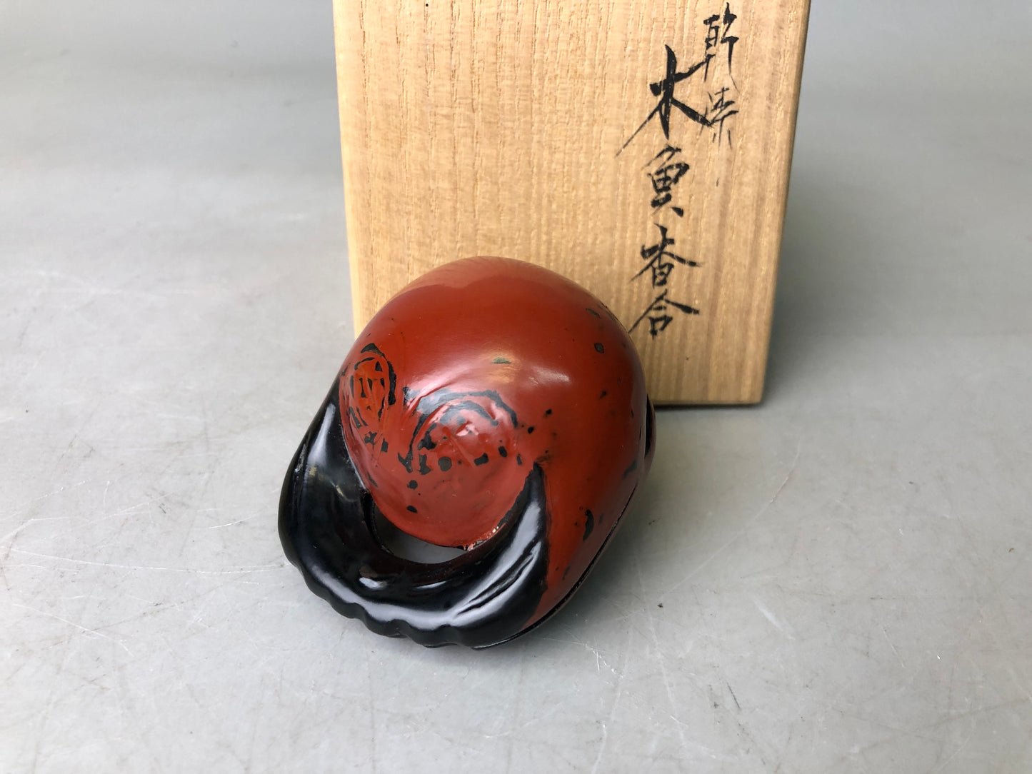 Y7849 BOX incense holder Mokugyo shape signed Japan antique fragrance aroma