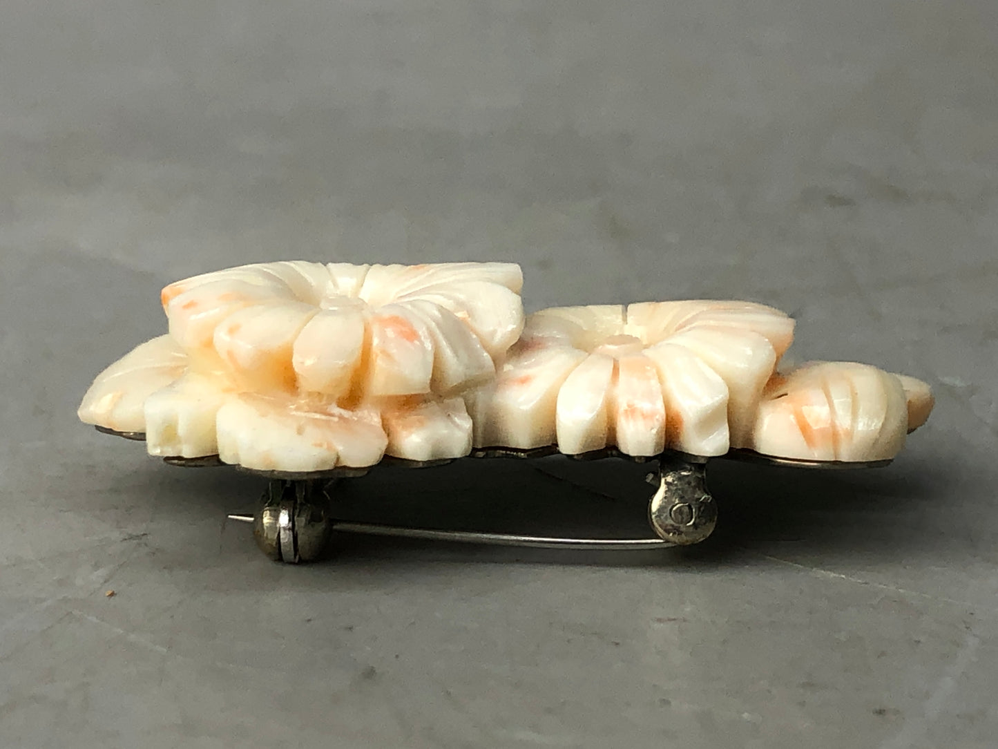 Y7999 OBIDOME Coral Sash clip brooch engraving Japan antique kimono accessory