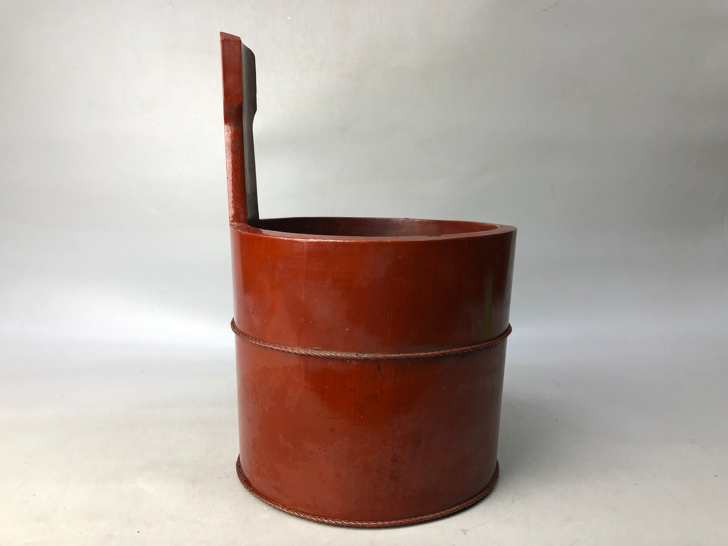 Y8028 BARREL Hand bucket handle wooden folk craft lacquered Japan antique