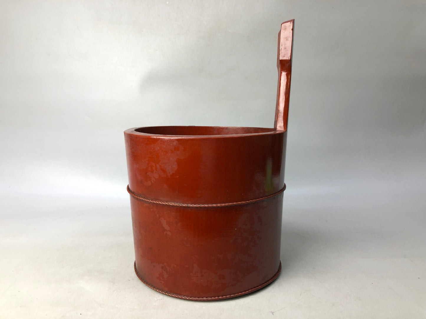 Y8028 BARREL Hand bucket handle wooden folk craft lacquered Japan antique