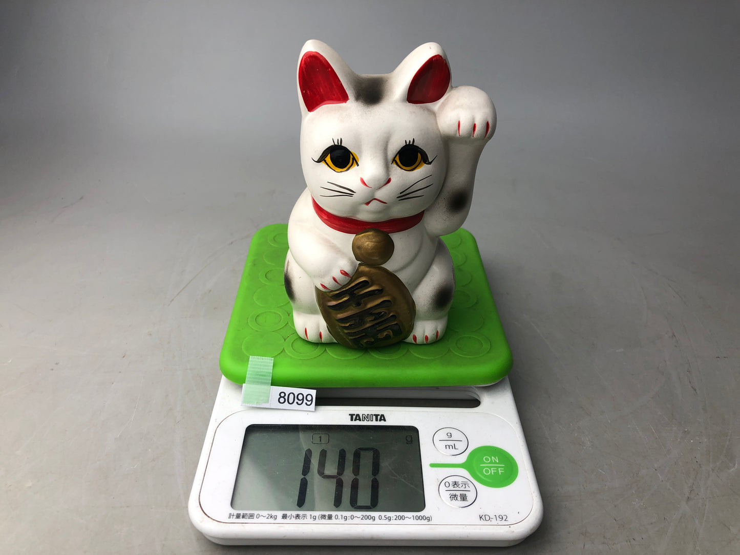 Y8099 OKIMONO Ceramic Lucky white cat figurine Japan antique interior figure